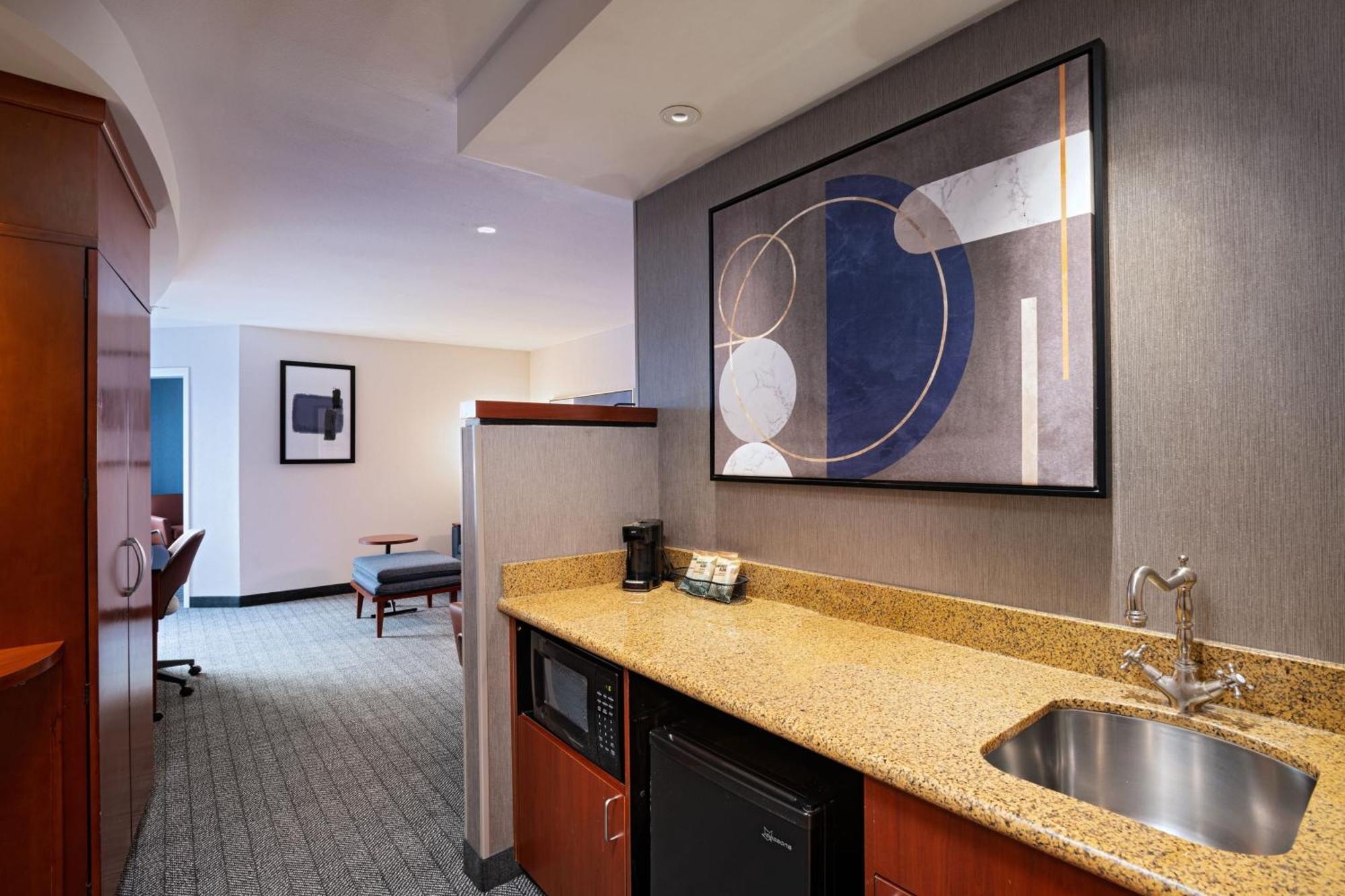 Courtyard By Marriott Boise West/Meridian Room photo