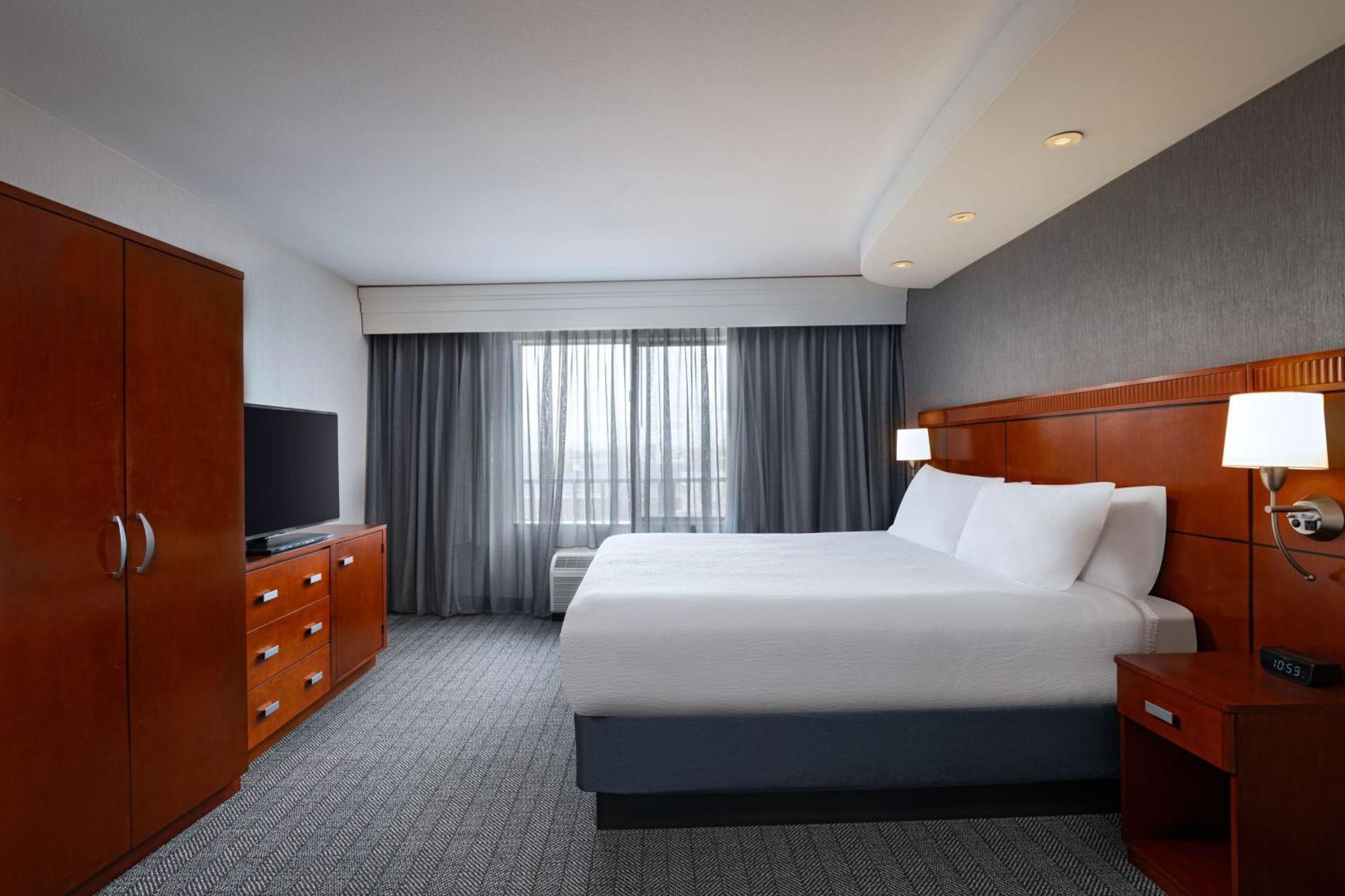 Courtyard By Marriott Boise West/Meridian Room photo